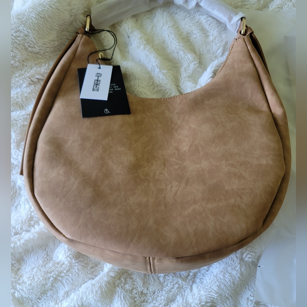 4th & Reckless Una Tan Faux Suede Crescent Adjustable Strap Shoulder Bag NWT.